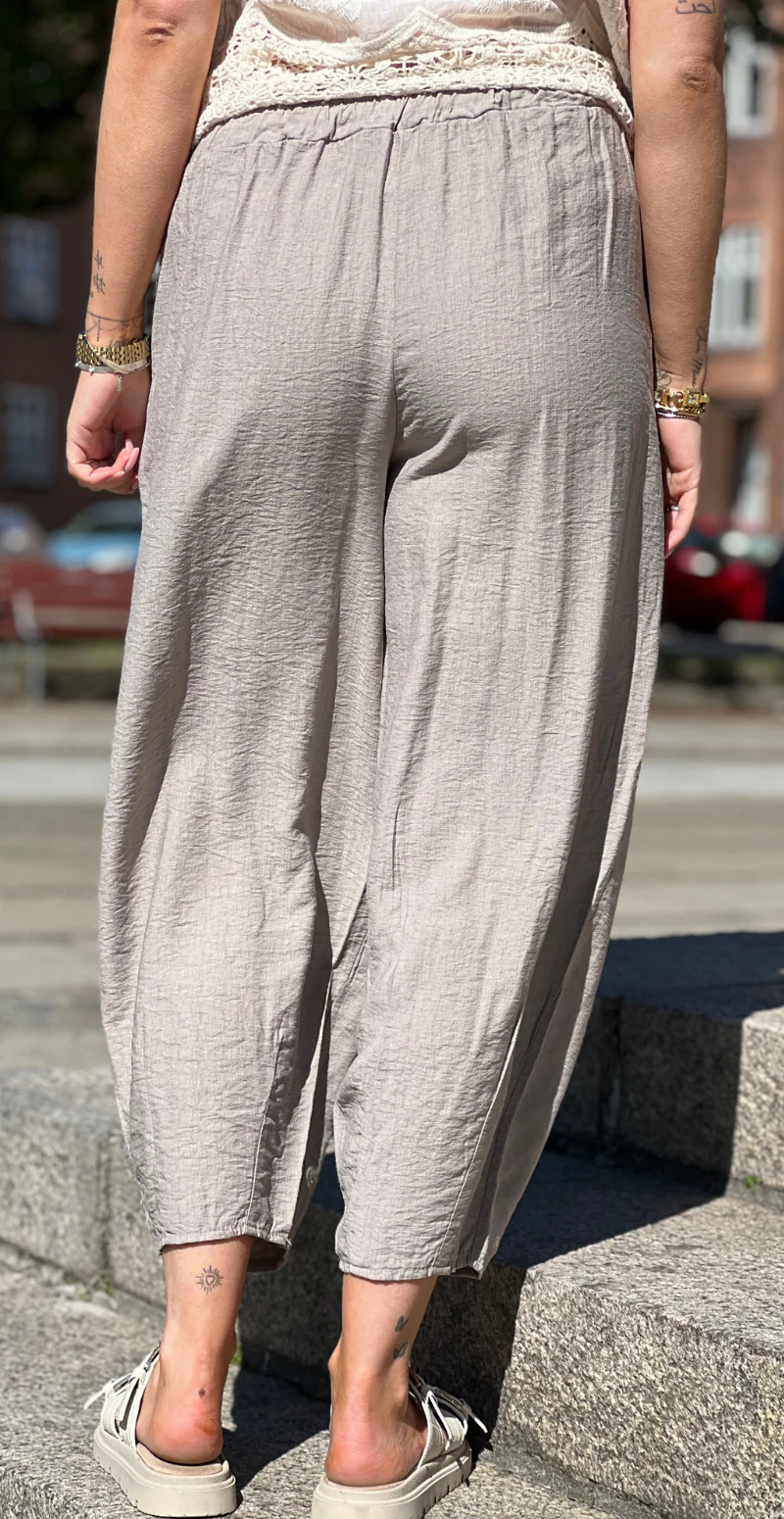 Forudbestil uge 29 Alana bukser med skrålommer og barrel-fit fango LikeLondon - Image 10