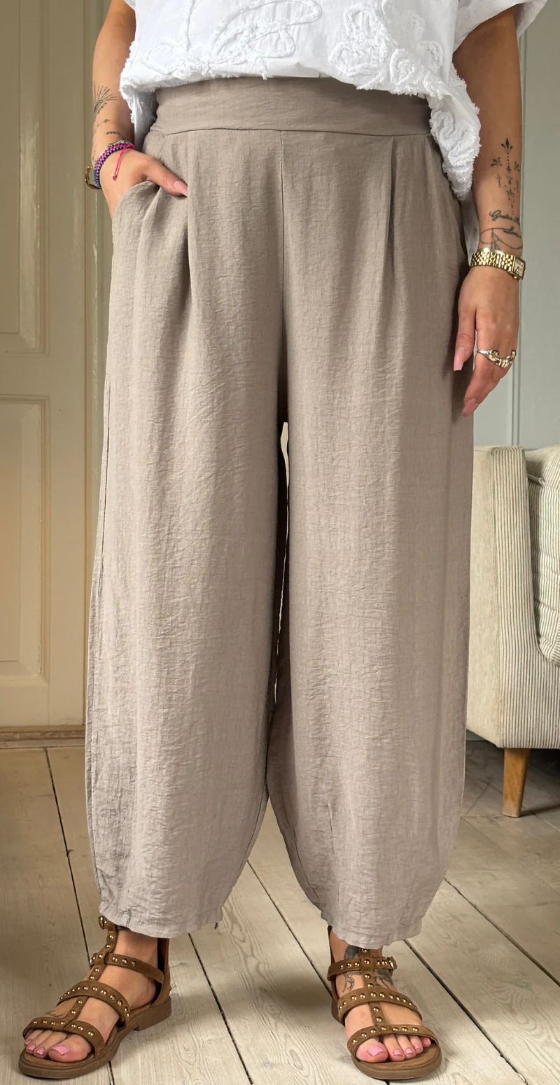 Forudbestil uge 29 Alana bukser med skrålommer og barrel-fit fango LikeLondon - Image 5