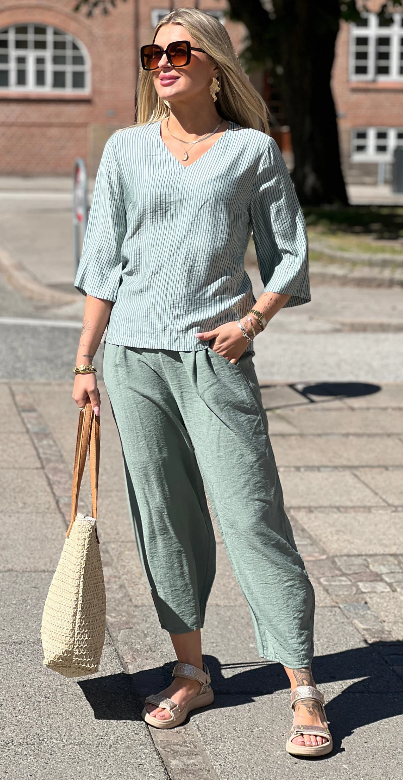 Alana bukser med skrålommer og barrel-fit militare LikeLondon - Image 3
