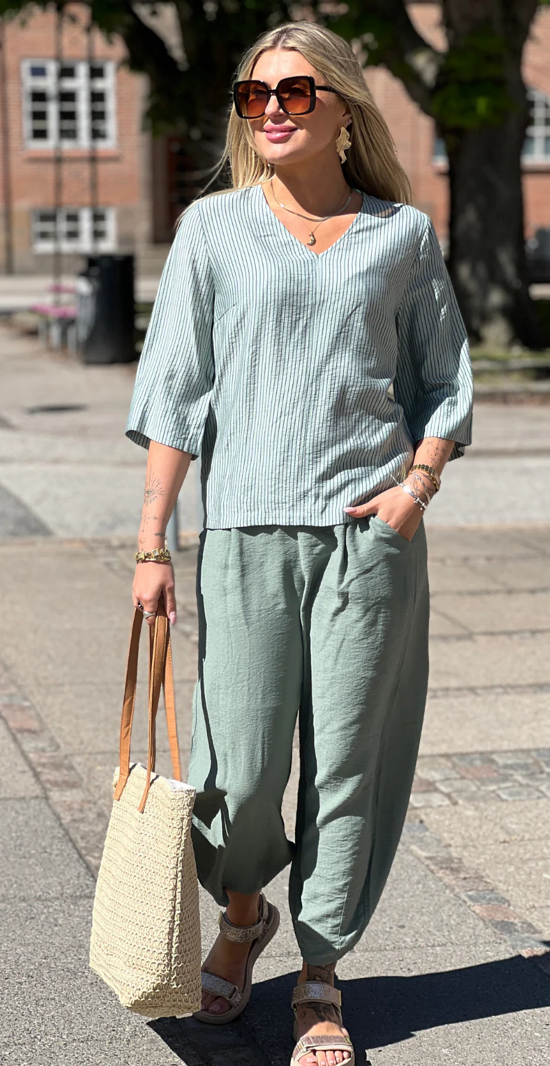 Alana bukser med skrålommer og barrel-fit militare LikeLondon - Image 4