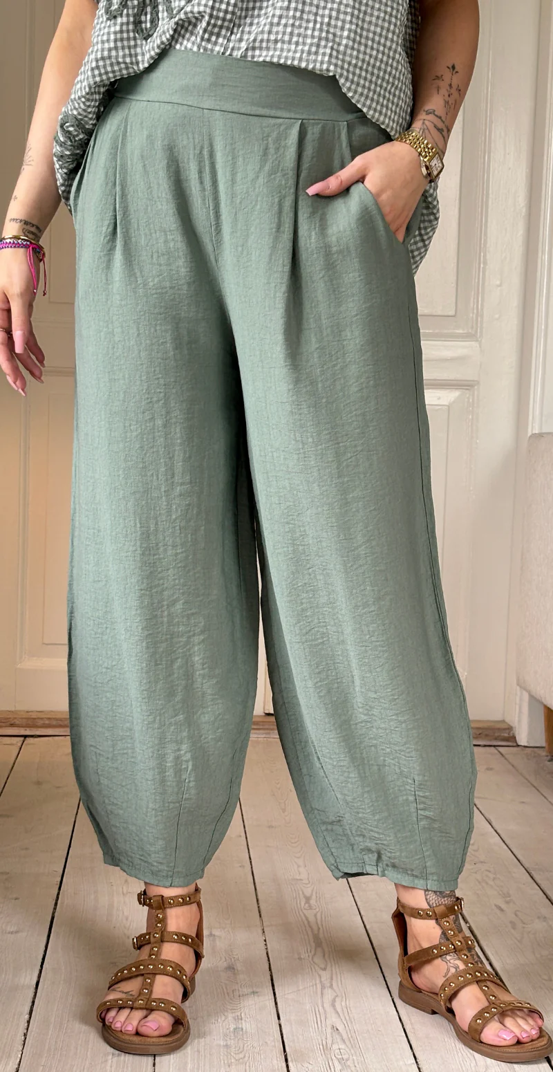 Alana bukser med skrålommer og barrel-fit militare LikeLondon - Image 7