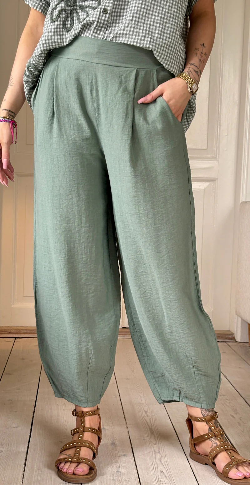 Alana bukser med skrålommer og barrel-fit militare LikeLondon - Image 9