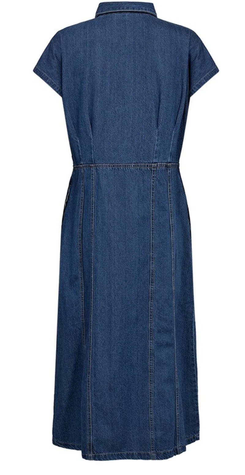 Alia gennemknappet kjole med lommer medium blue denim Freequent - Image 10