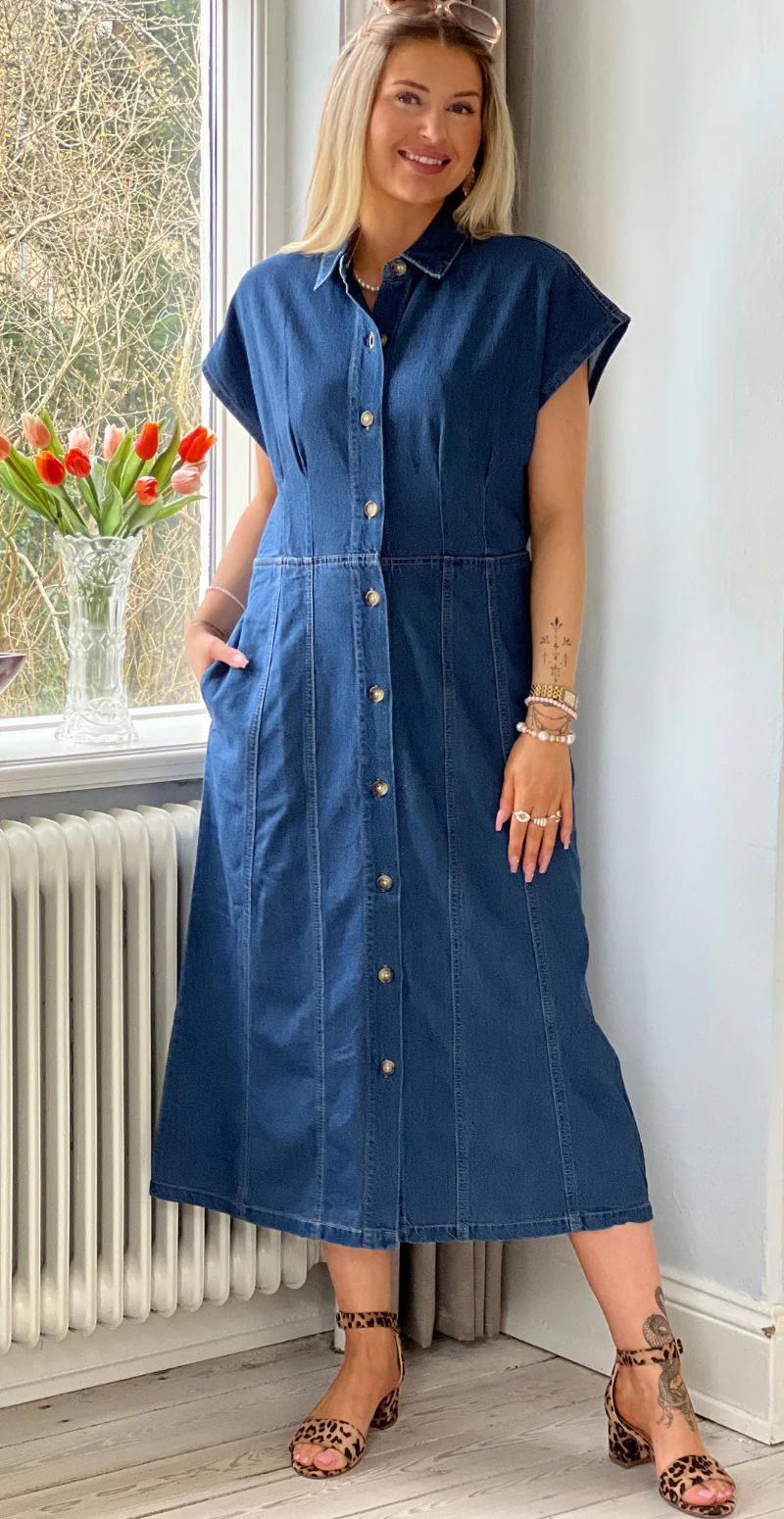 Alia gennemknappet kjole med lommer medium blue denim Freequent - Image 5