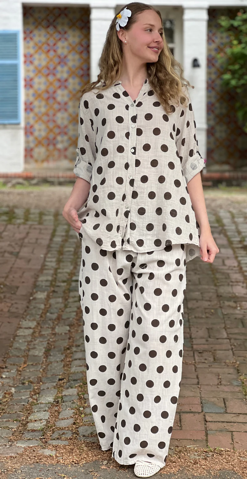 Alice skjorte med store prikker og opsmøg på ærmet beige LikeLondon - Image 7