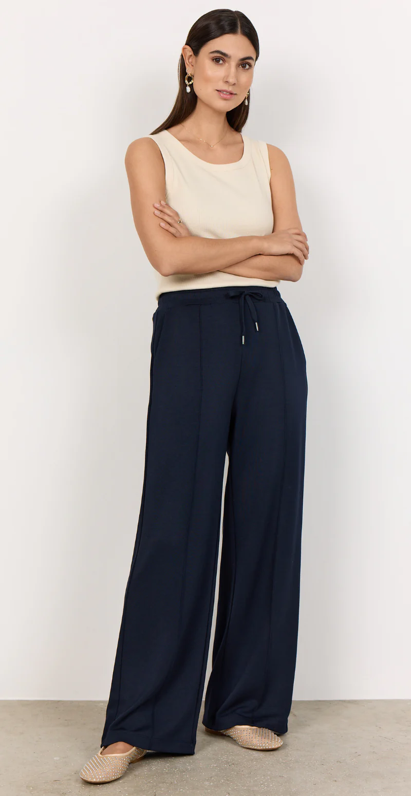 Banu sweatpants navy LikeLondon