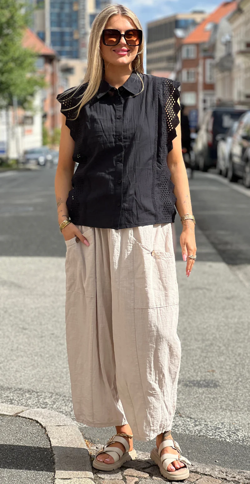 Bina bluse med broderi anglaise sort Freequent - Image 6