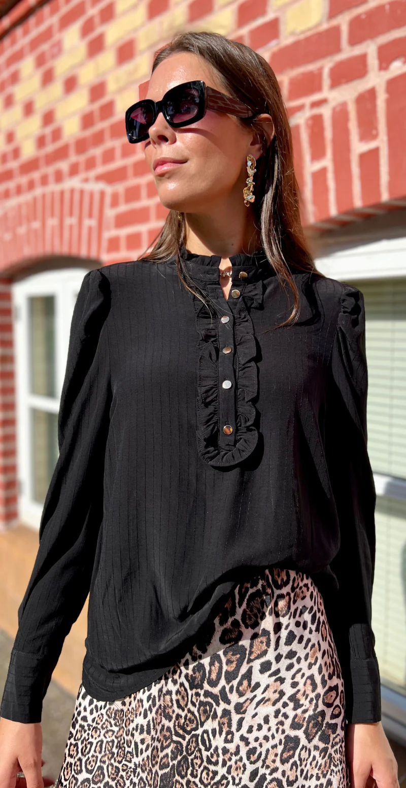 April bluse med flæse sort FreeQuent - Image 3