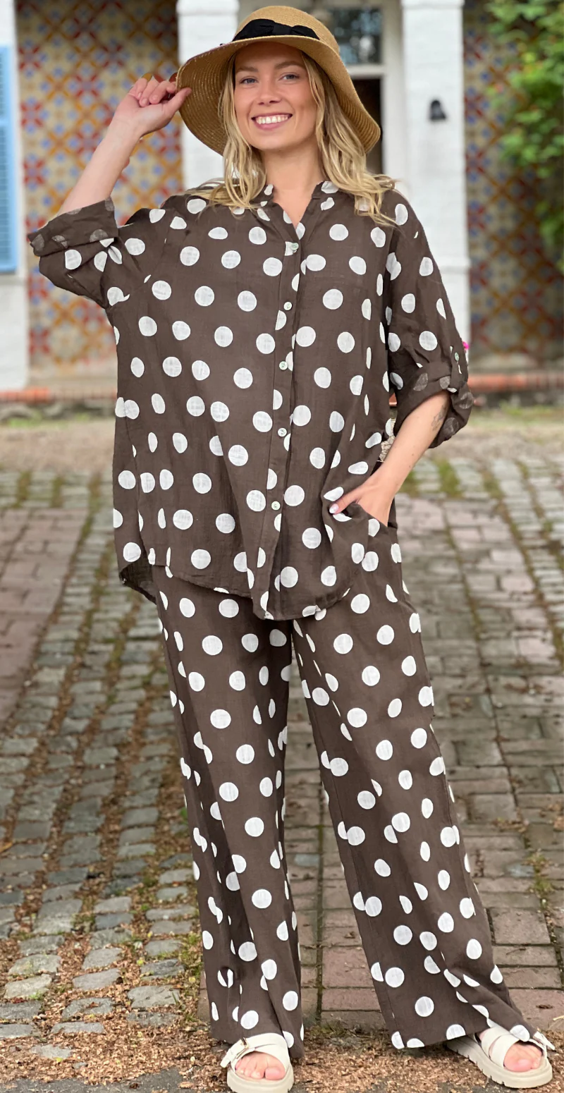 Brenda bukser med store prikker og skrålommer brun LikeLondon - Image 7
