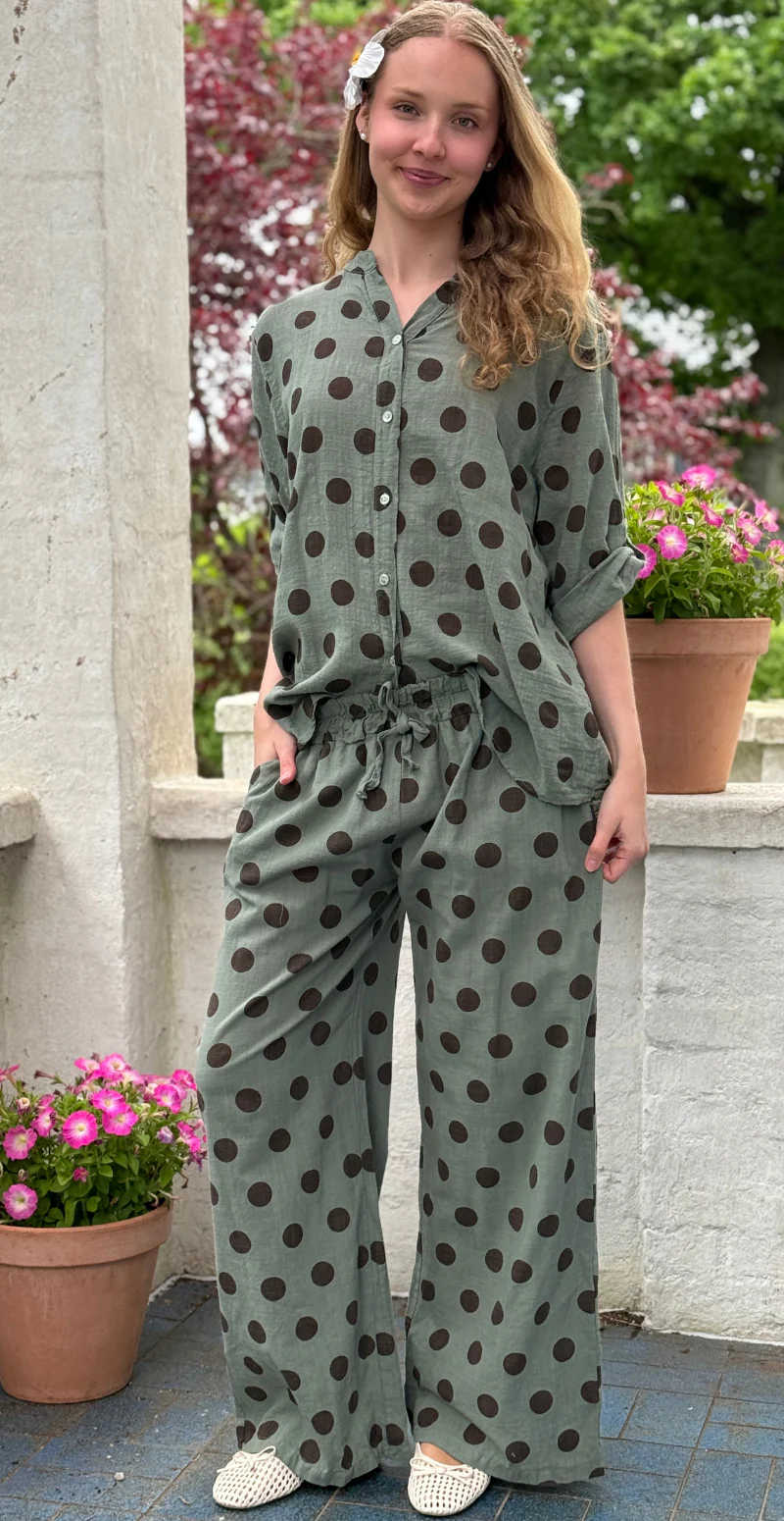 Brenda bukser med store prikker og skrålommer khaki LikeLondon - Image 3