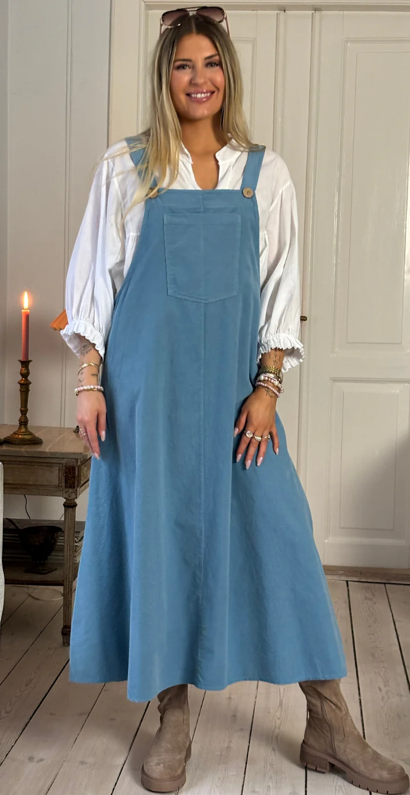 Camelia spencer i fløjl med lomme og træknapper light jeans LikeLondon