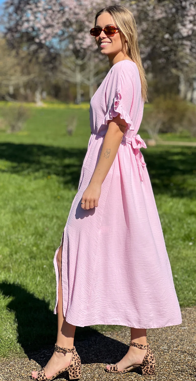 Cordelia kjole med guldknapper og bælte i taljen rosa LikeLondon - Image 2