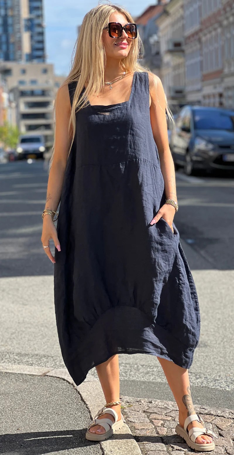 Eline hørkjole uden ærmer og med firkantet udskæring navy LikeLondon - Image 4