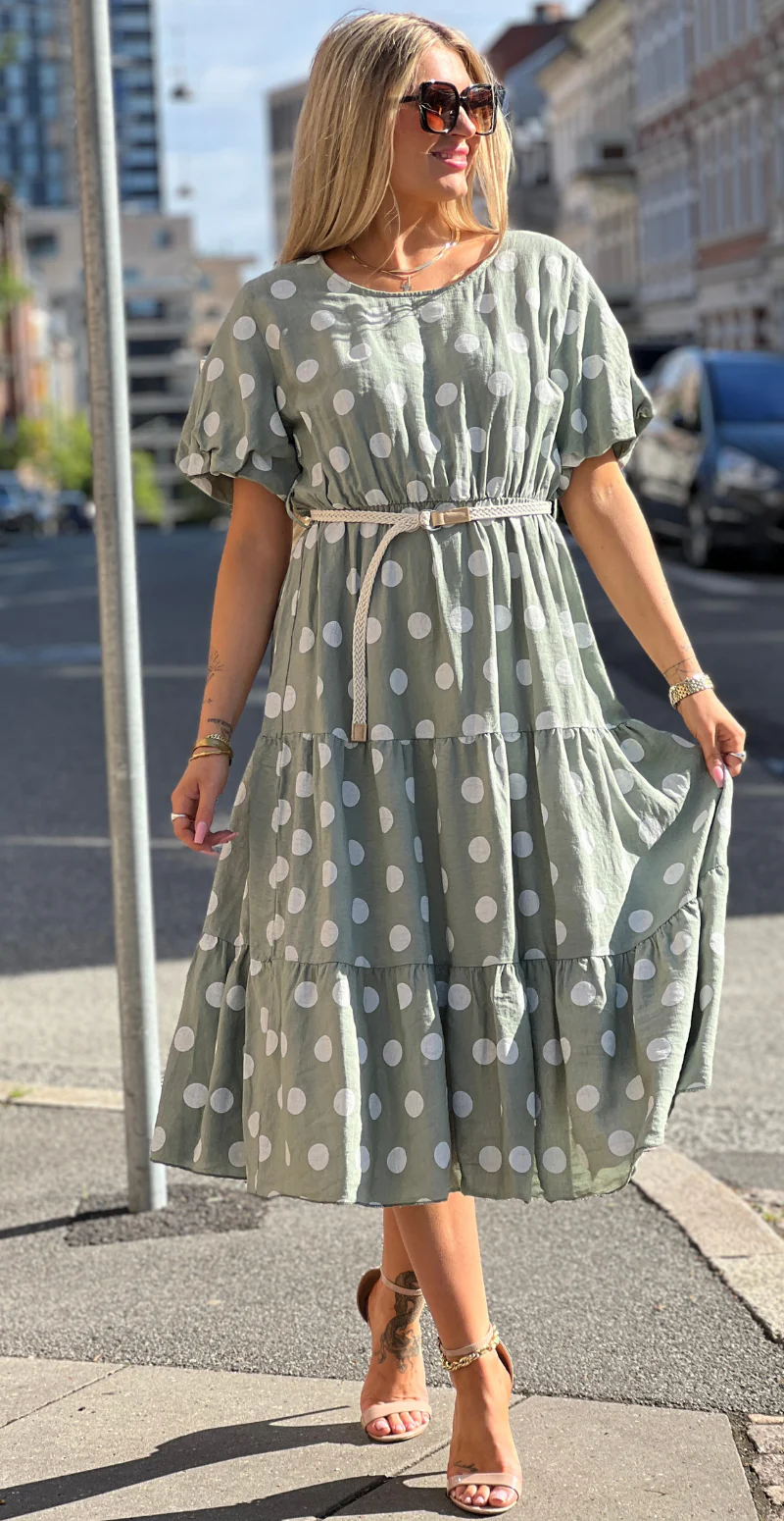 Elly kjole med dots og peplum khaki LikeLondon - Image 3