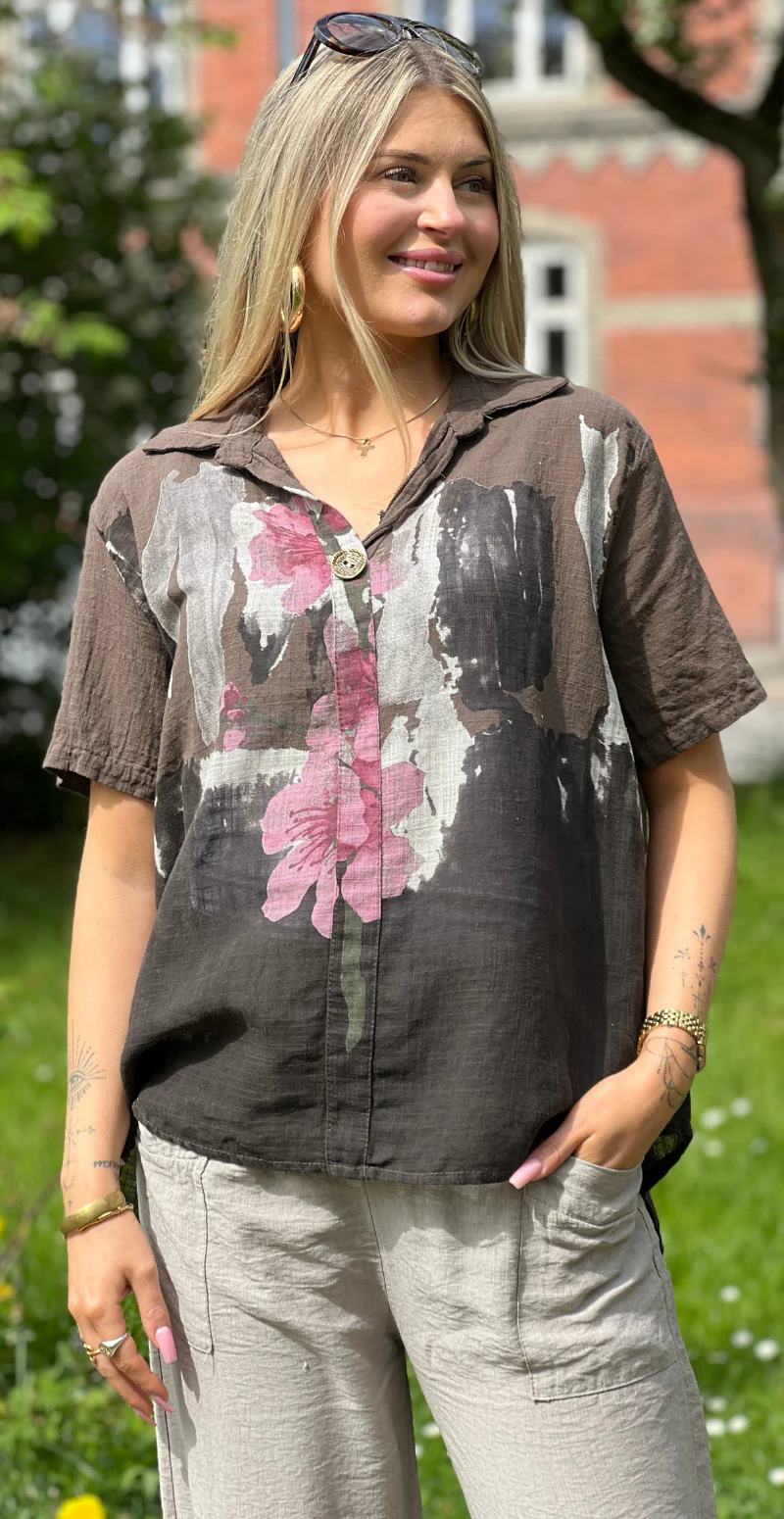 Gina bluse med blomsterprint og v-hals brun LikeLondon - Image 5