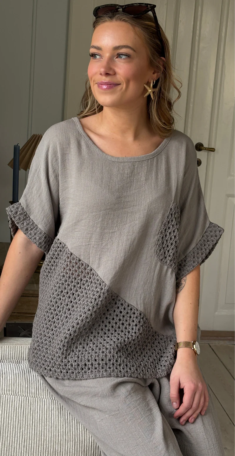 Gladys bluse med kort ærme og hæklede detaljer fango LikeLondon - Image 6