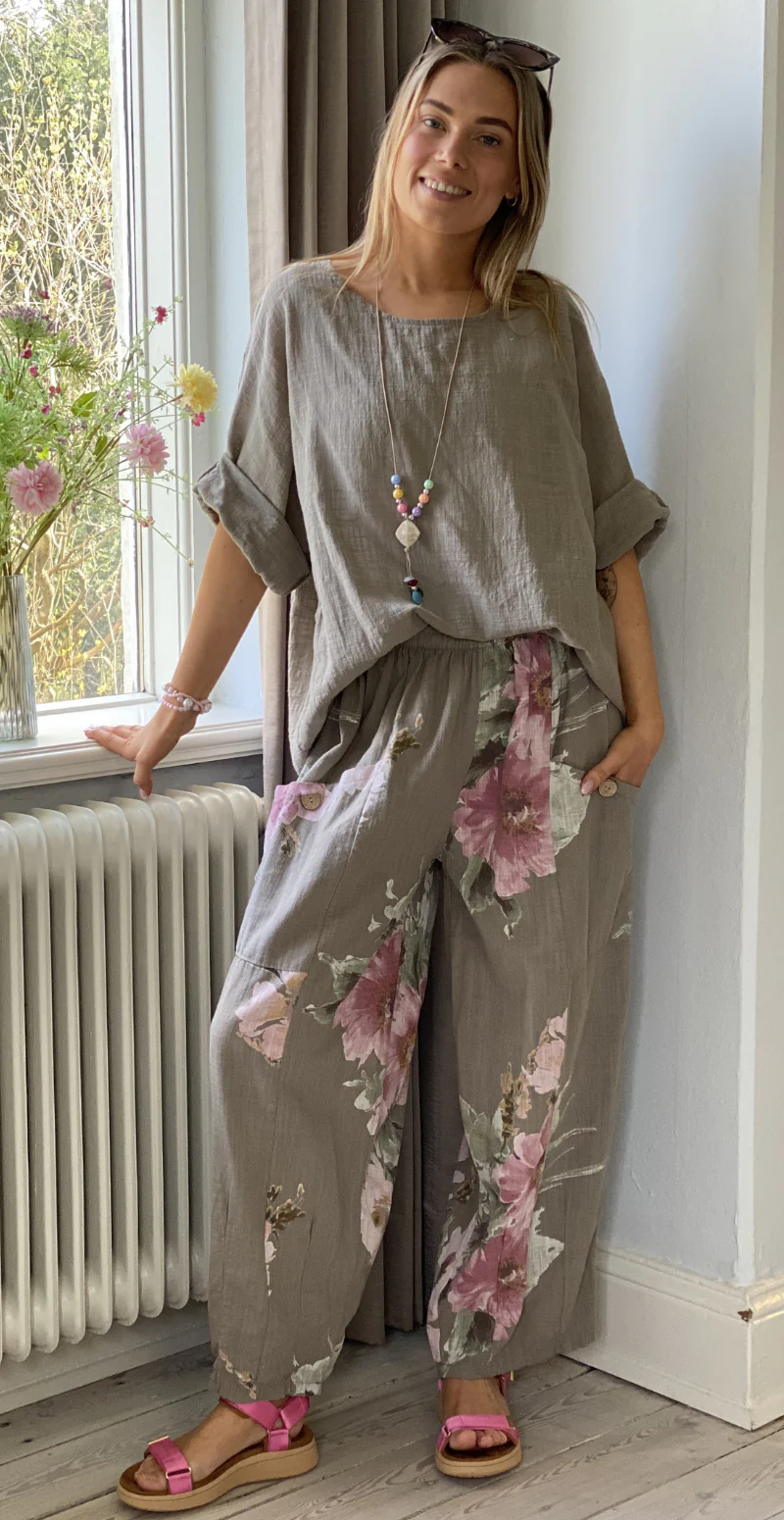 Gwen bukser med blomsterprint og lommer fango LikeLondon