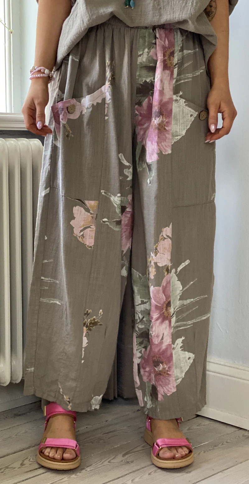 Gwen bukser med blomsterprint og lommer fango LikeLondon - Image 3