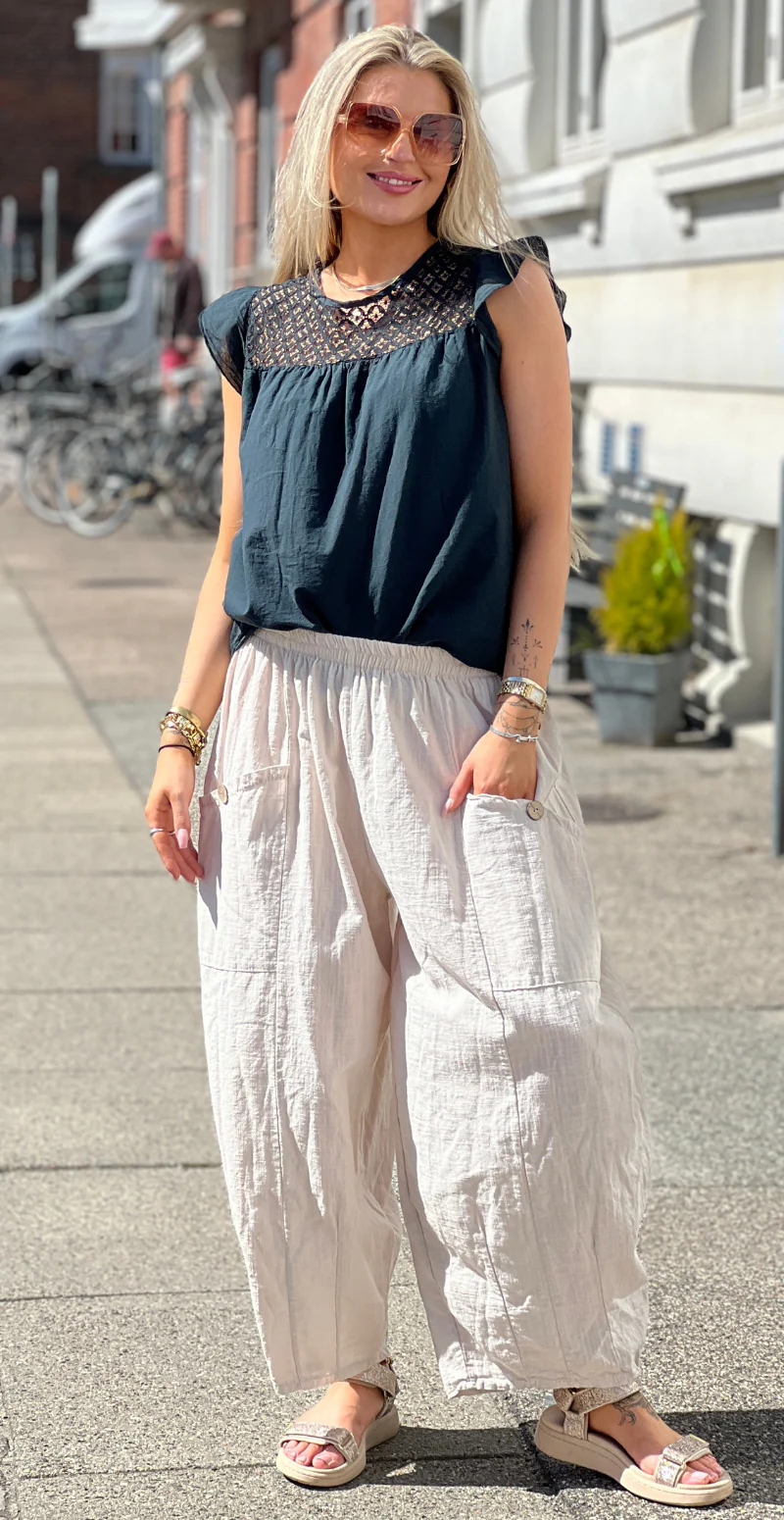 Gwen ensfarvet bukser med lommer beige LikeLondon - Image 2