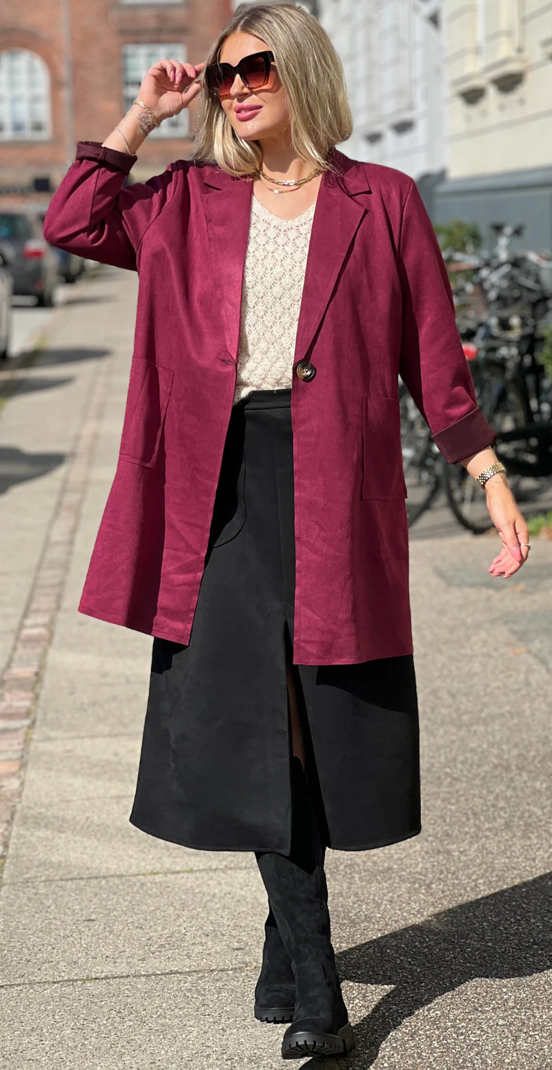 Kamella mellemlang jakke i ruskindslook wine LikeLondon - Image 4