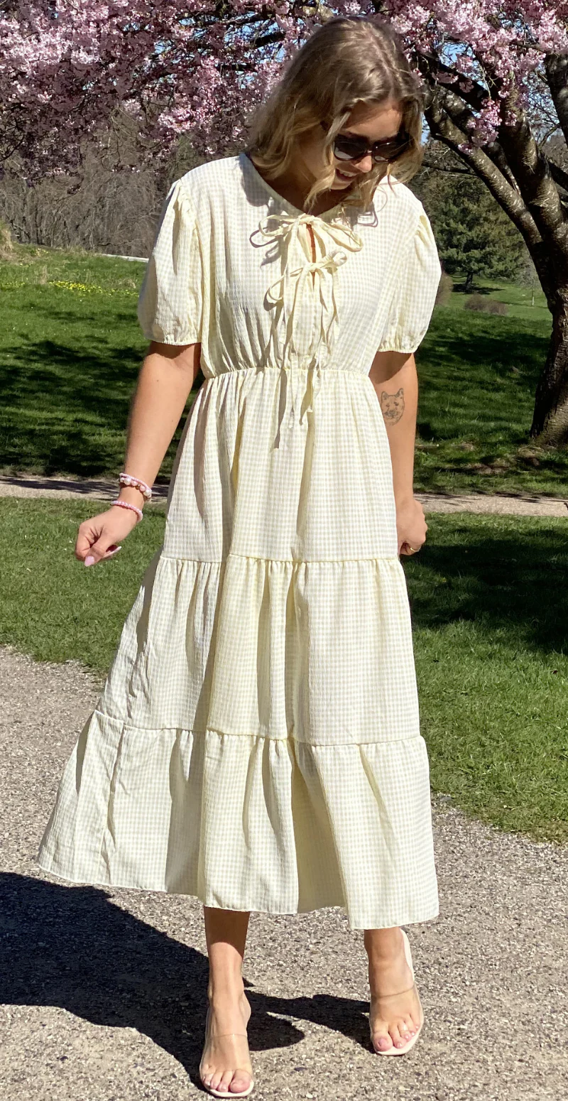 Karla småternet lang kjole med peplum og bindebånd gul LikeLondon - Image 2