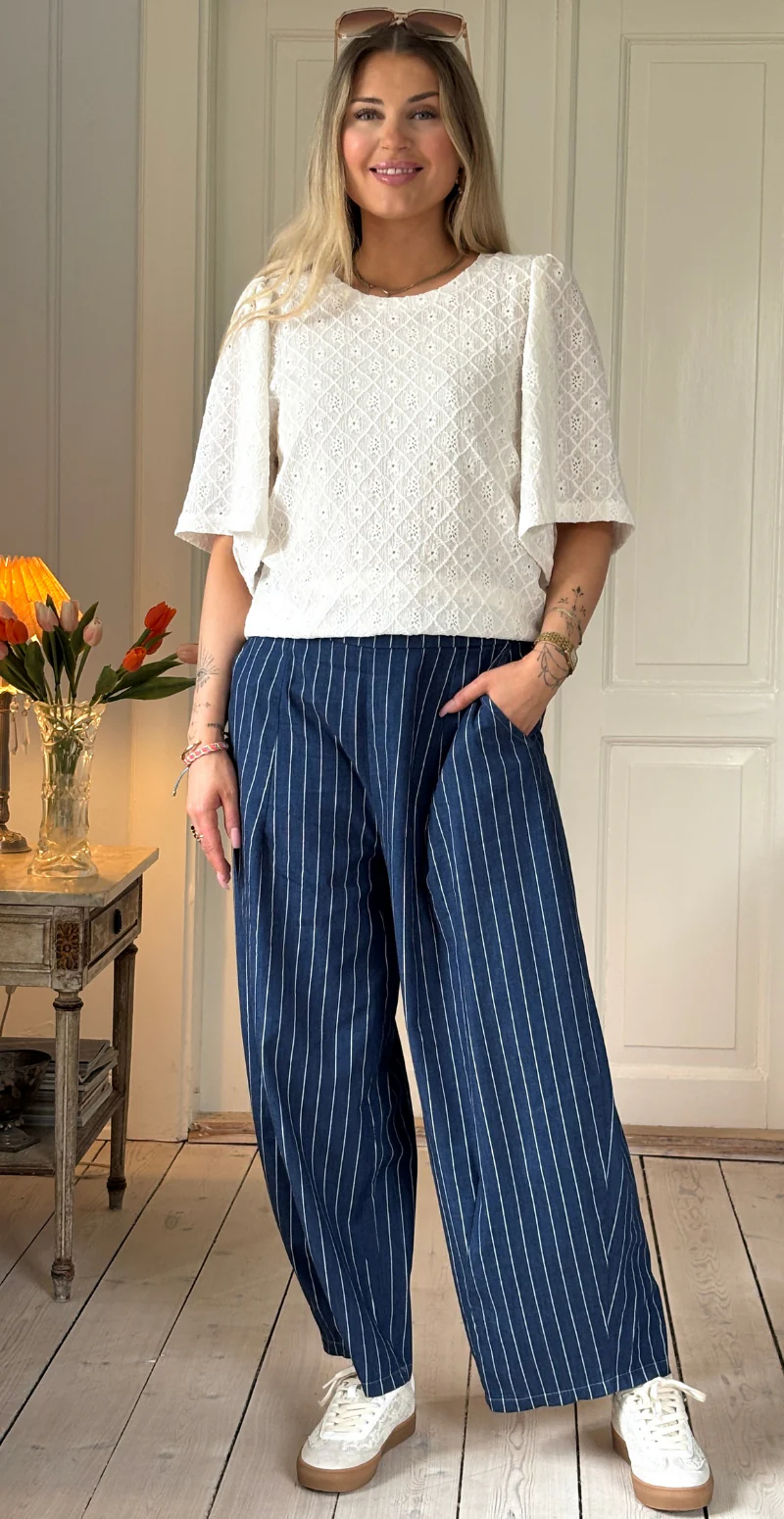 Kiona bluse med hulmønster star off-white Freequent - Image 2