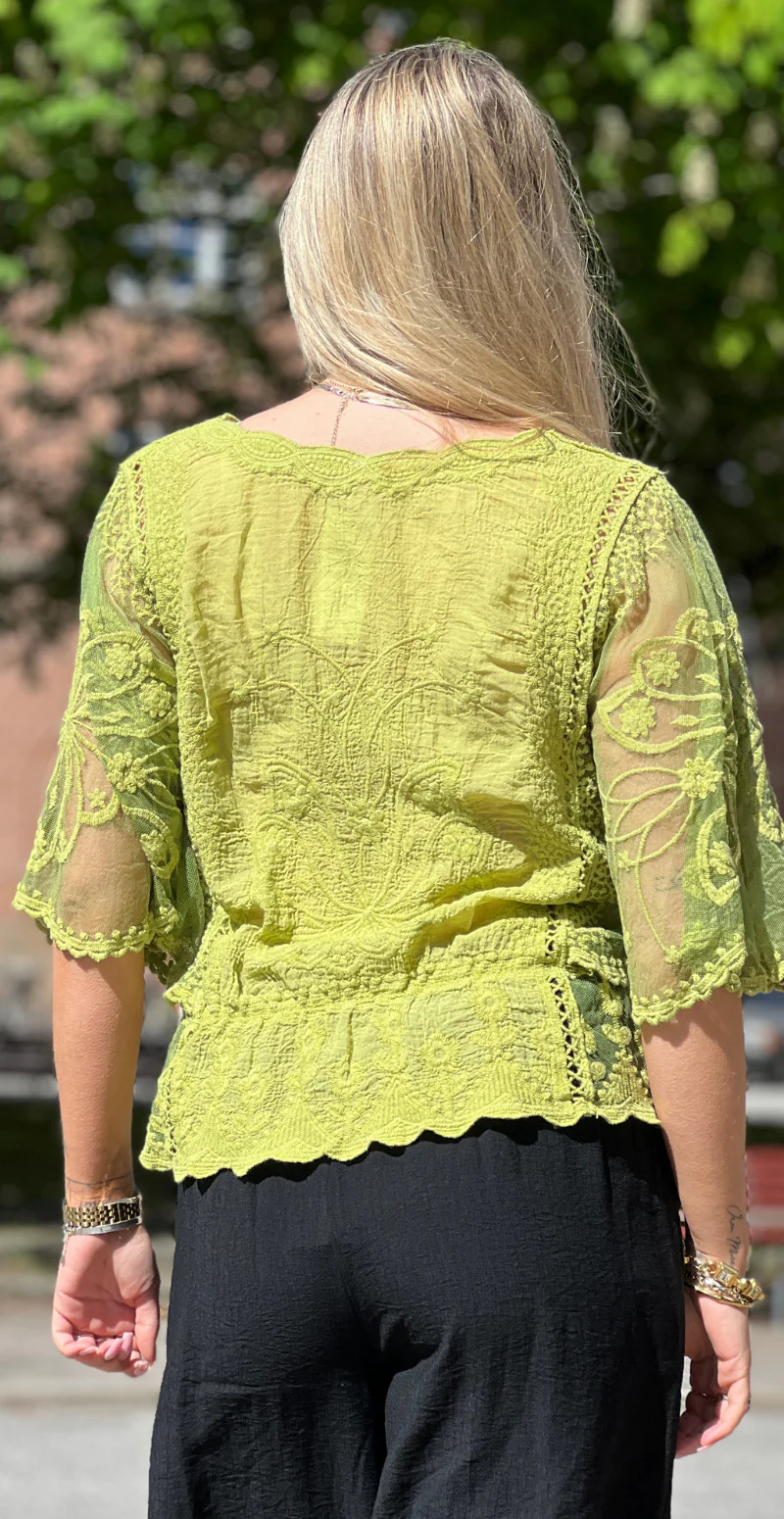 Lexi bluse med elastik i taljen og blonde lime LikeLondon - Image 4