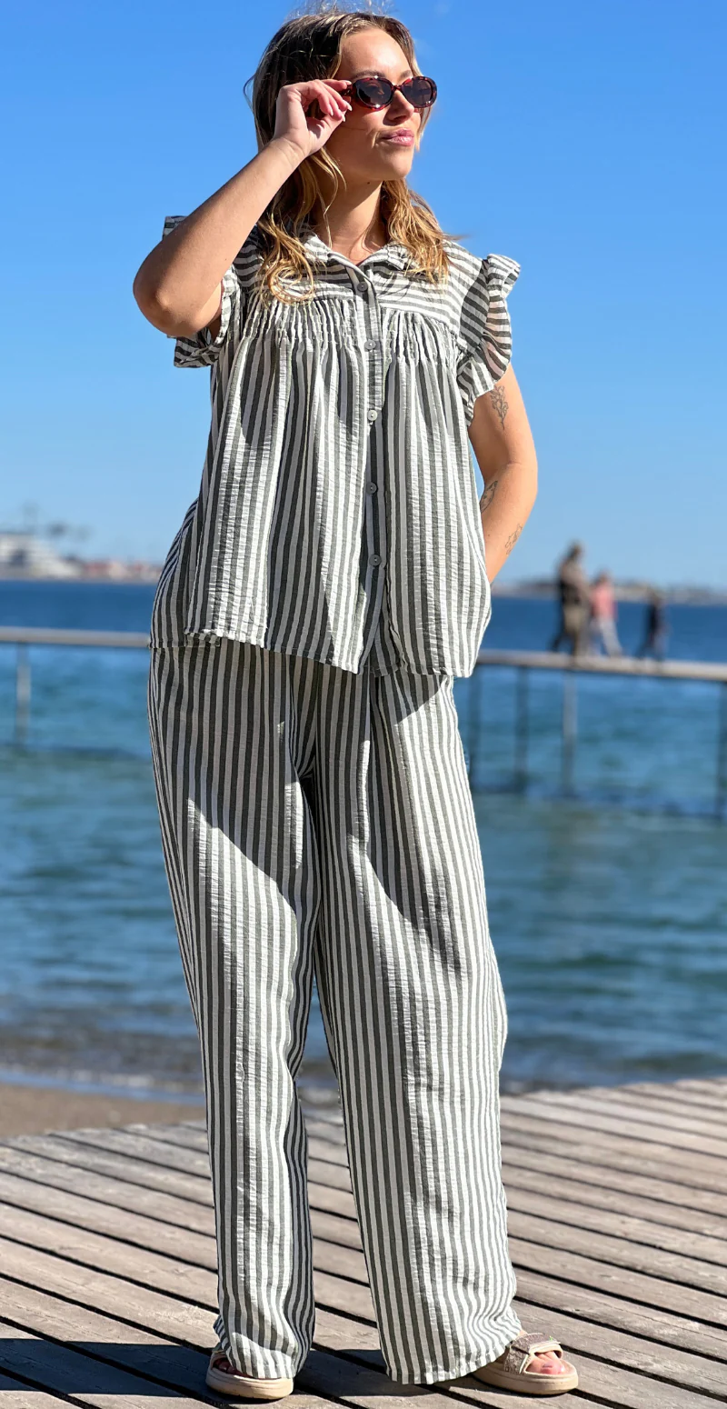 Lilje sæt med stribet bluse og bukser militare LikeLondon - Image 6