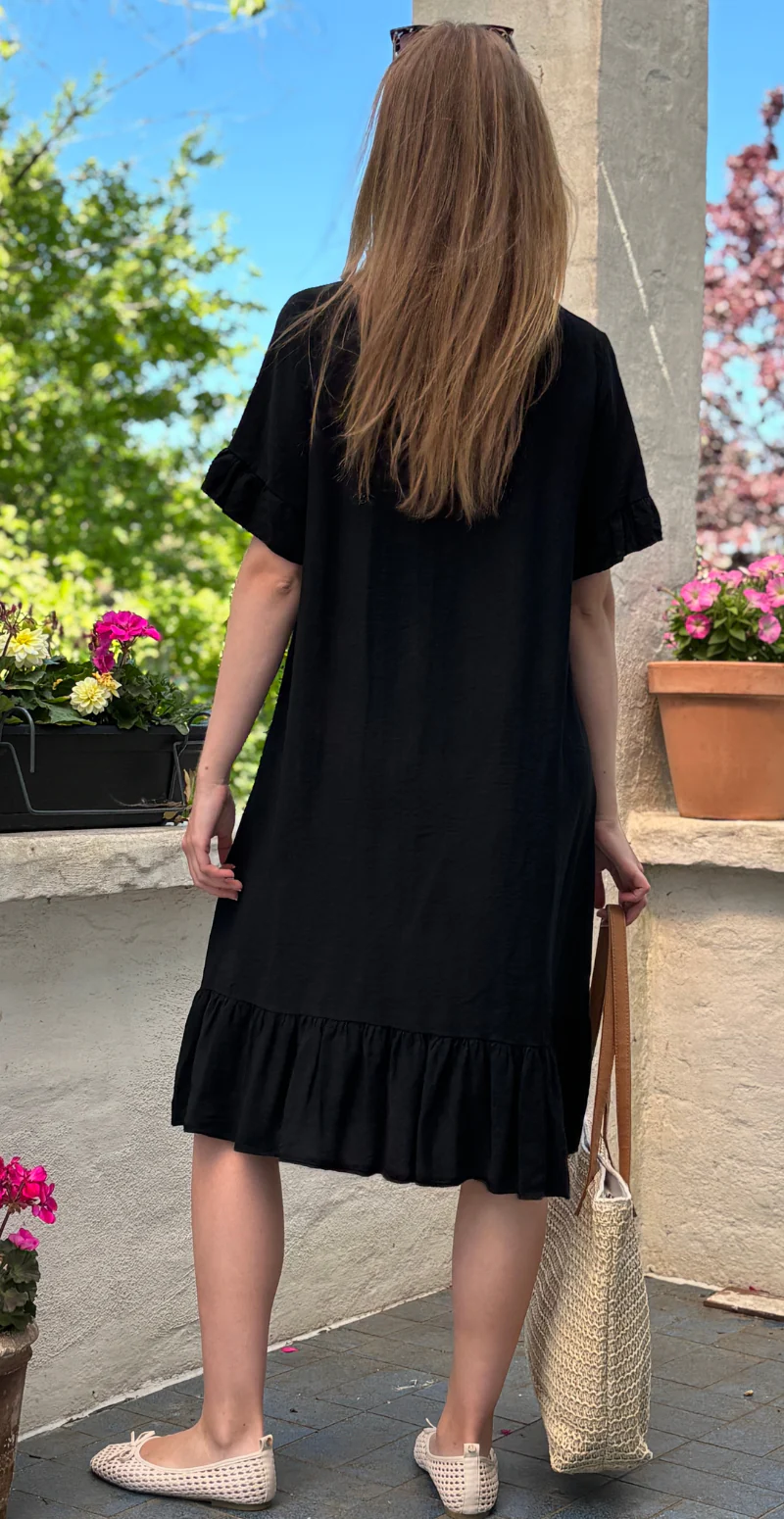 Lilly kjole med korte flæseærmer og peplumeffekt sort LikeLondon - Image 3