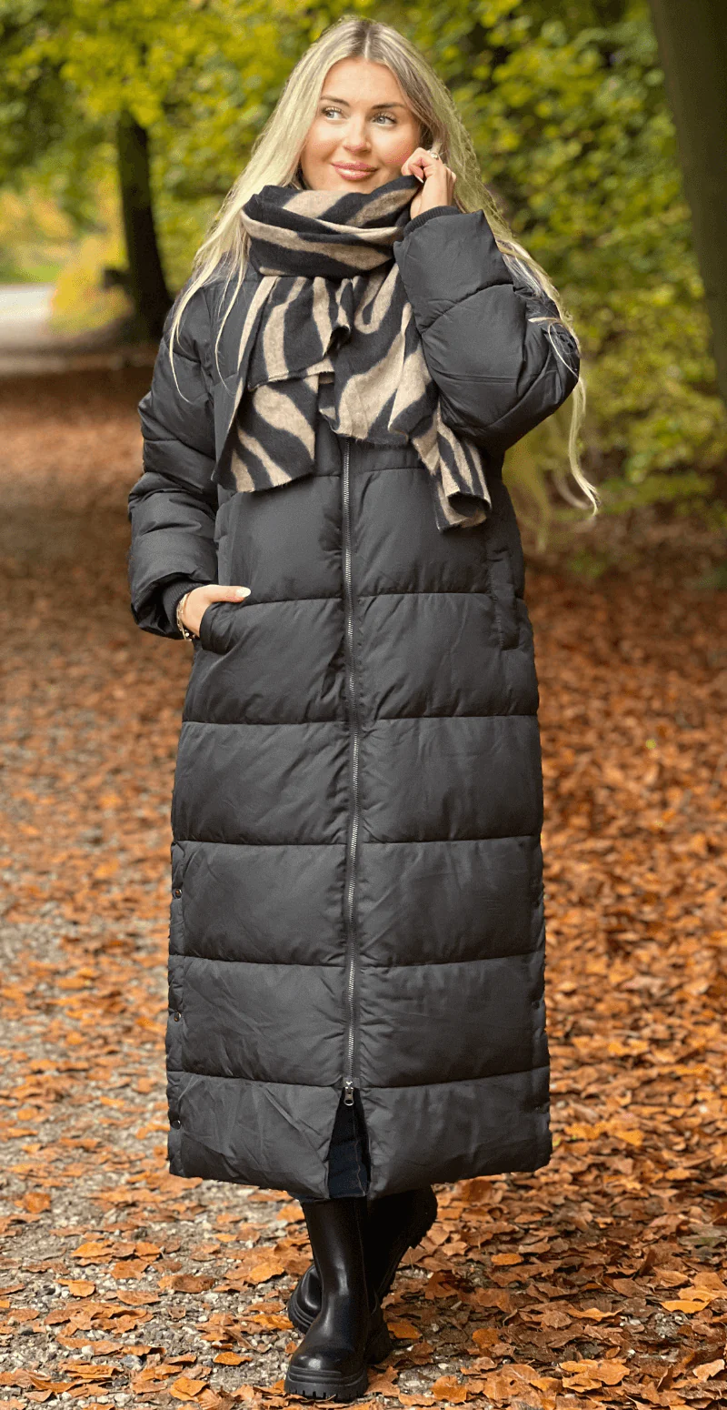 Liva frakke med hætte sort LikeLondon - Image 7