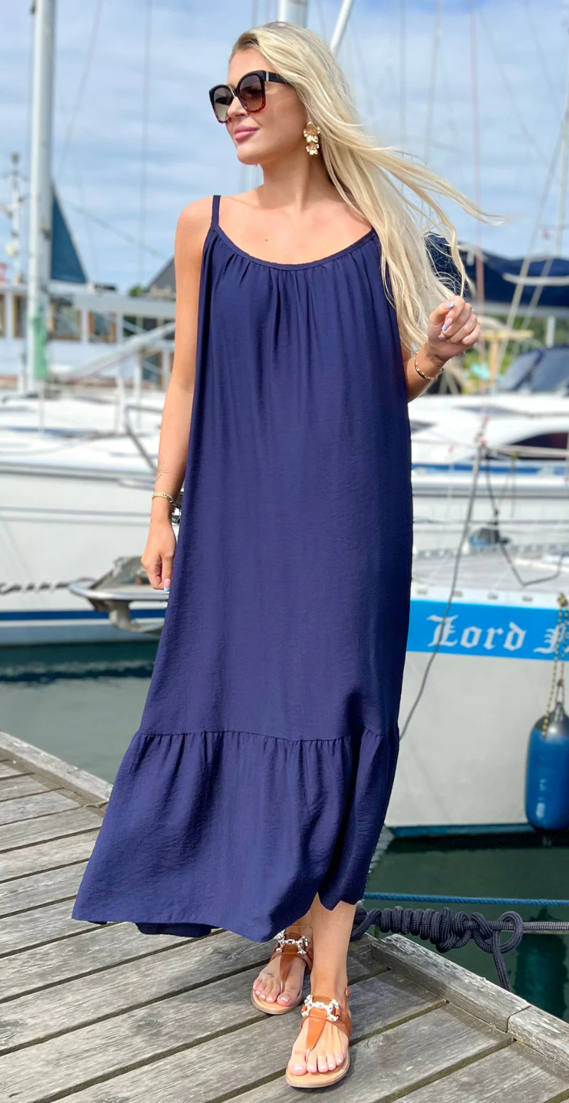 Forudbestil uge 28 Lydia stropkjole med peplum navy LikeLondon - Image 4