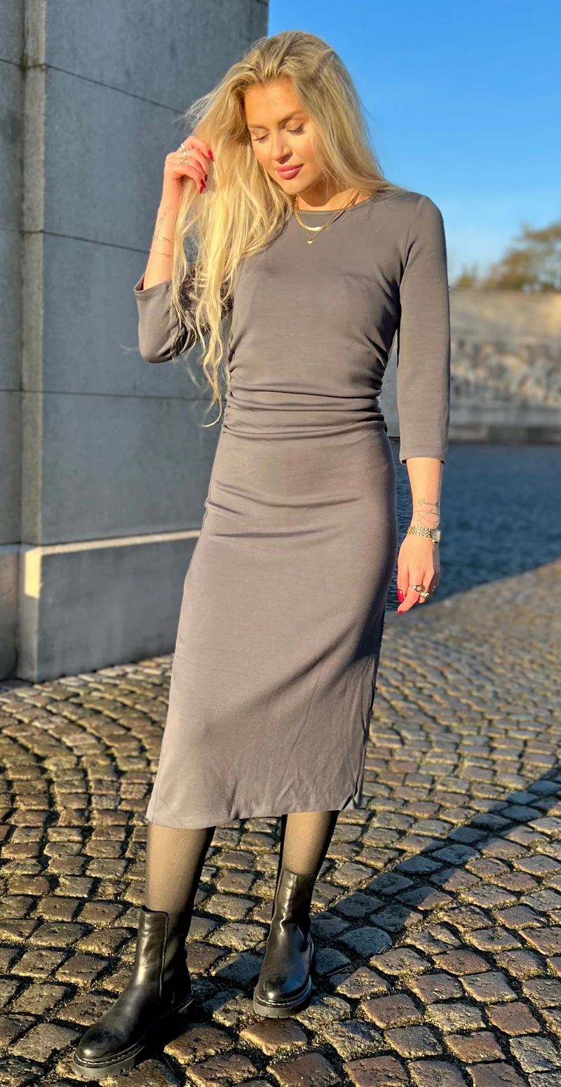 Malina klassisk kjole grå - Image 3