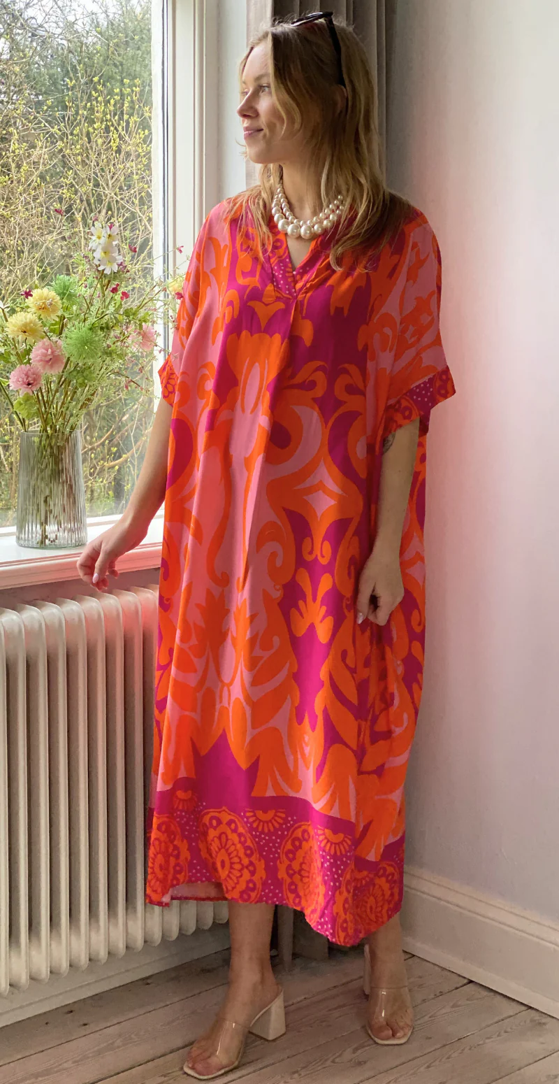 Melia kjole med mønster pink/orange LikeLondon - Image 3