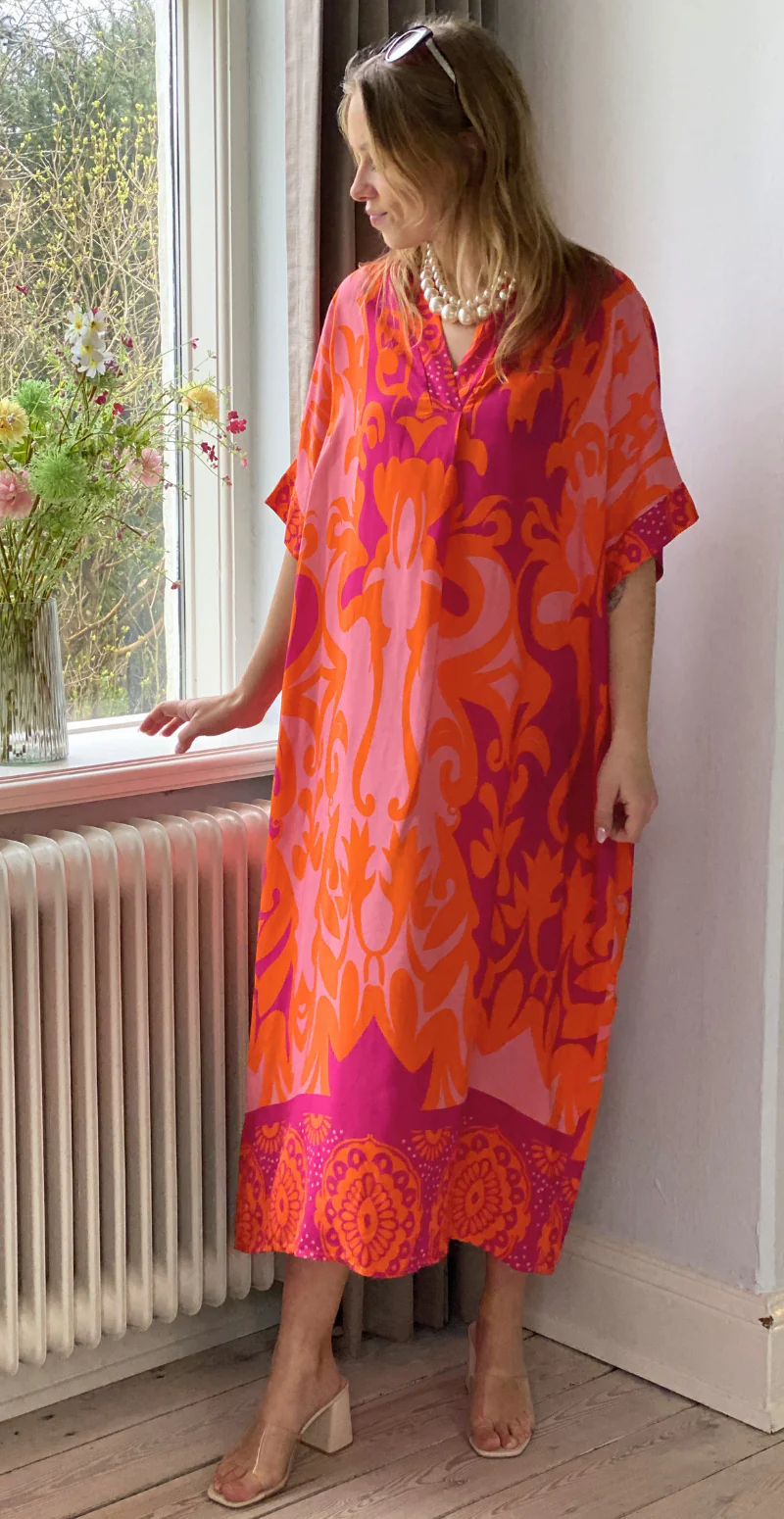 Melia kjole med mønster pink/orange LikeLondon - Image 4