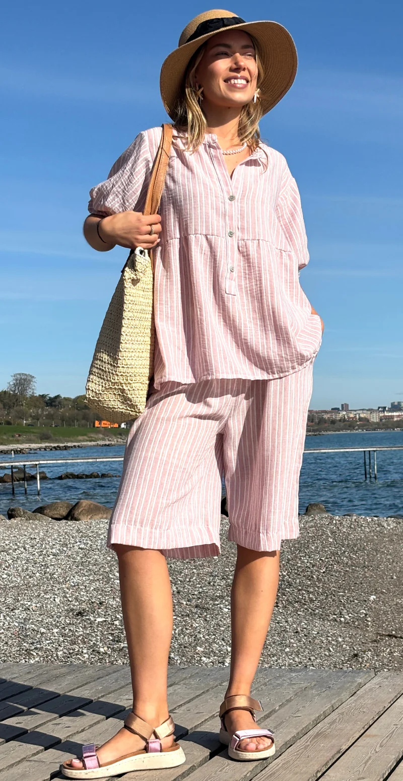 Merle stribet shorts med fletbælte rosa LikeLondon - Image 3