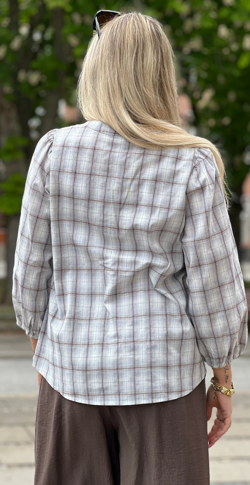 Mika gennemknappet skjortebluse med tern star off-white w. baby blue Freequent - Image 4
