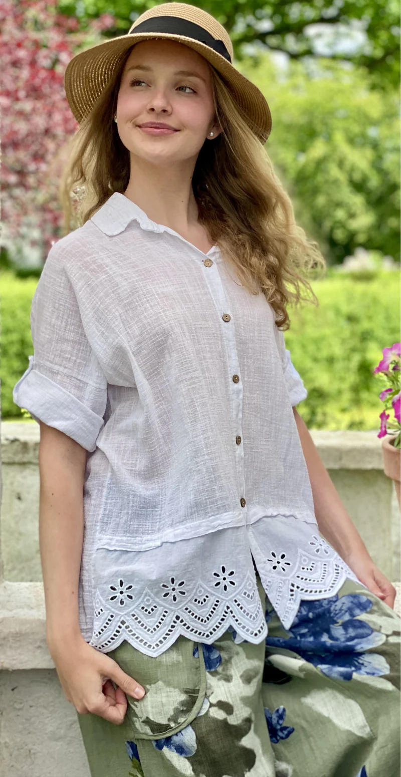 Oda skjortebluse med broderi anglaise hvid LikeLondon - Image 3