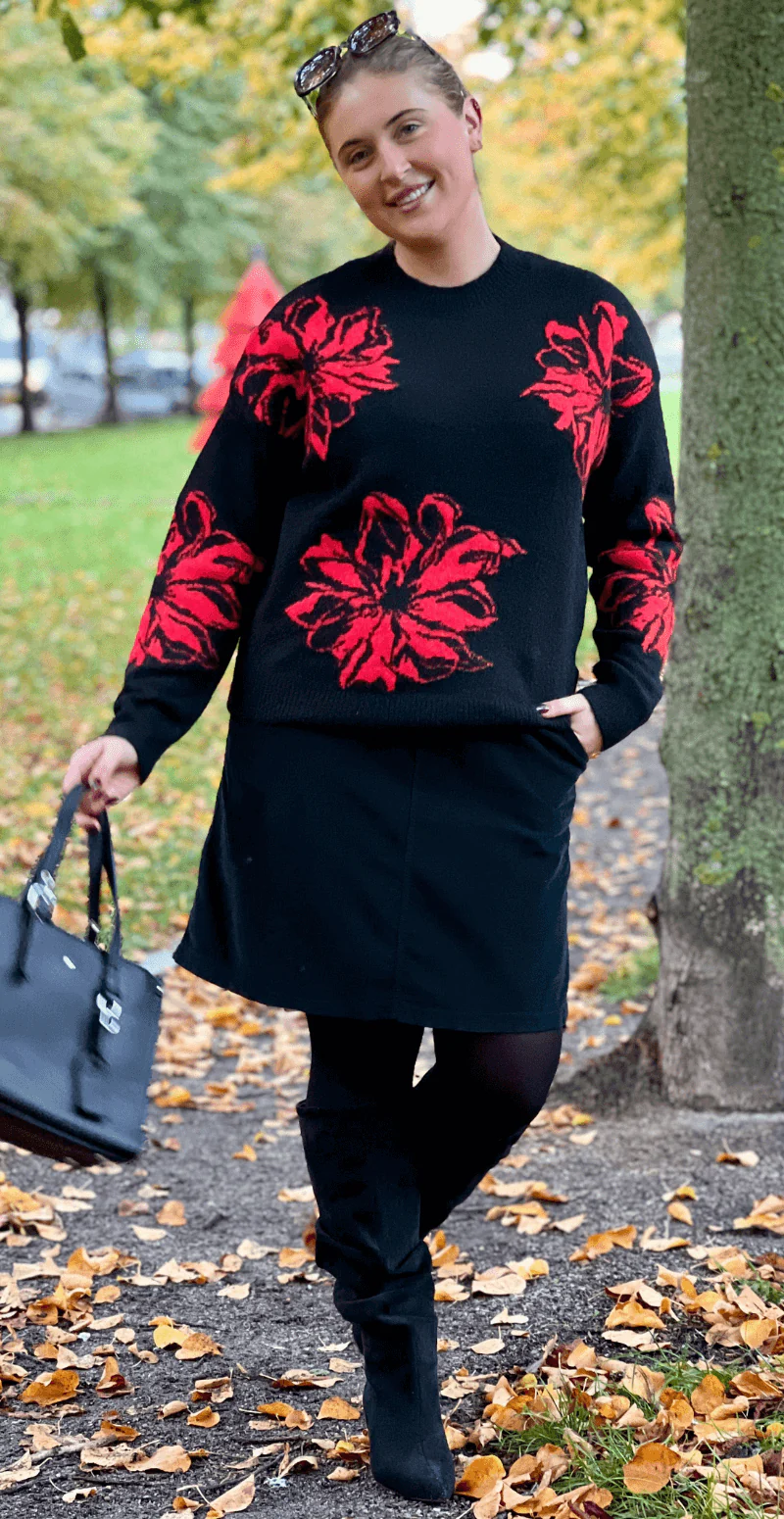 Omea strikbluse sort - Image 2