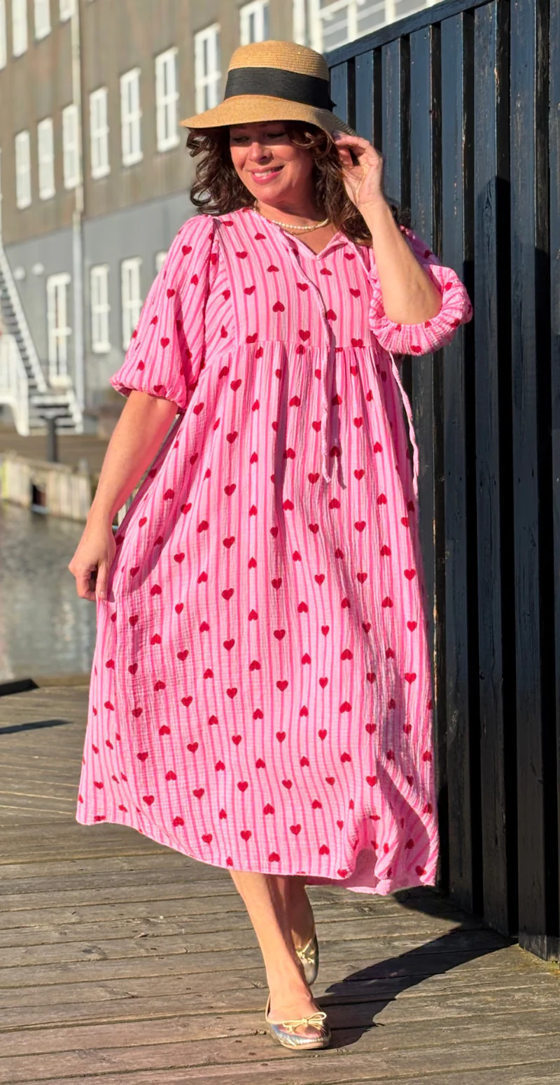 Pauline kjole med striber og hjerter pink LikeLondon - Image 5
