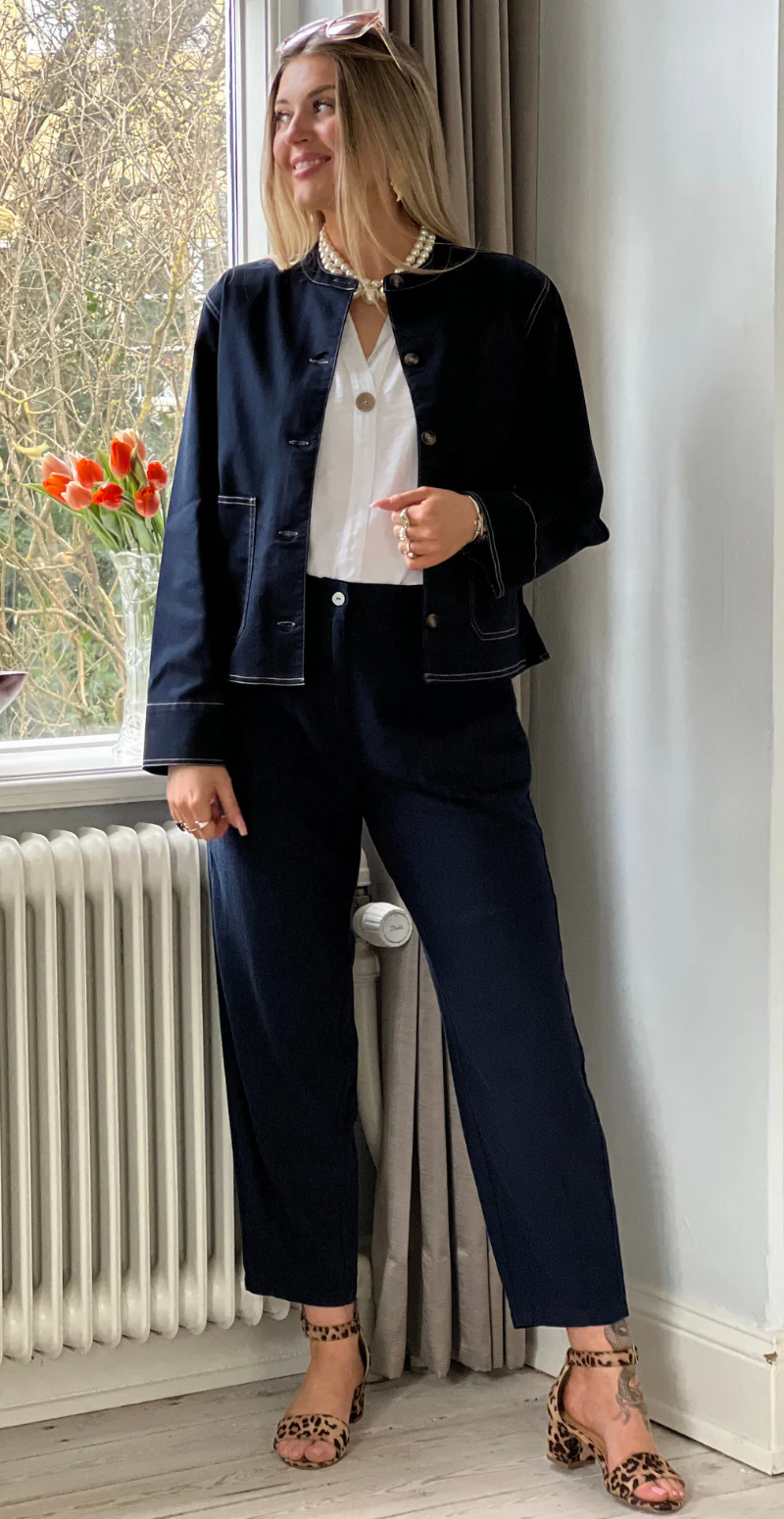 Penny jakke med tydelige stikninger navy LikeLondon - Image 6
