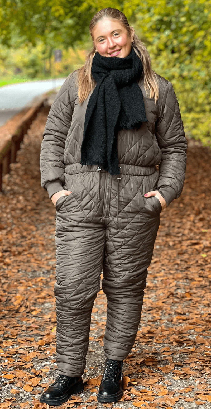 Quiltet jumpsuit brun - Image 5