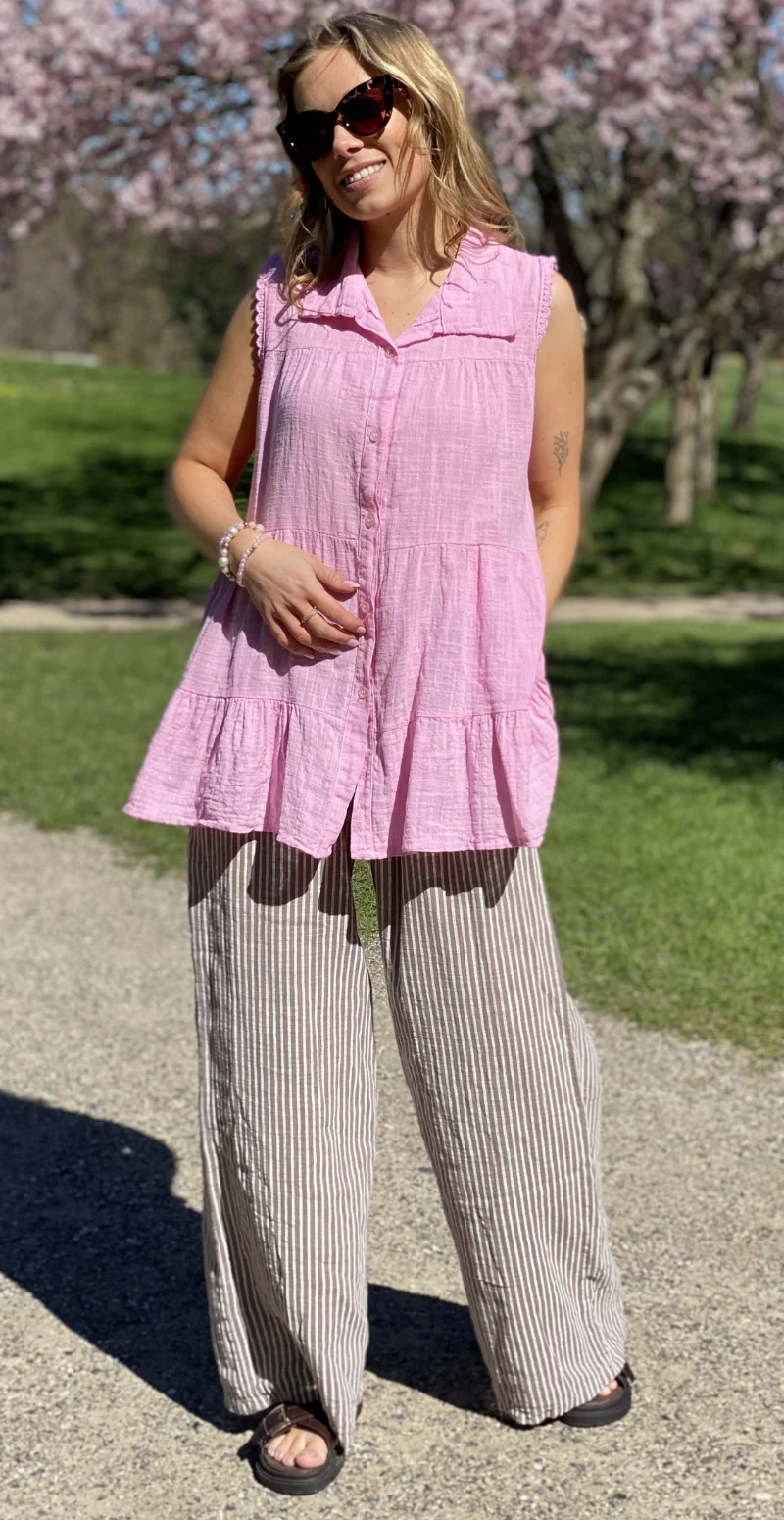 Rinda bluse uden ærmer med peplum og hæklede detaljer pink LikeLondon - Image 6
