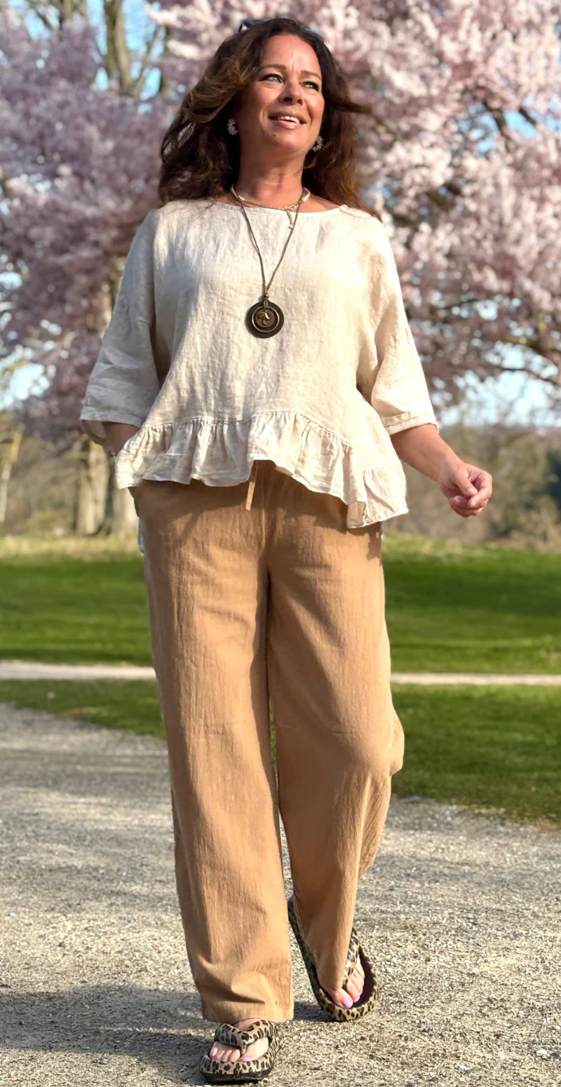 Sally buks med lige ben og lommer desert brown Likelondon - Image 4