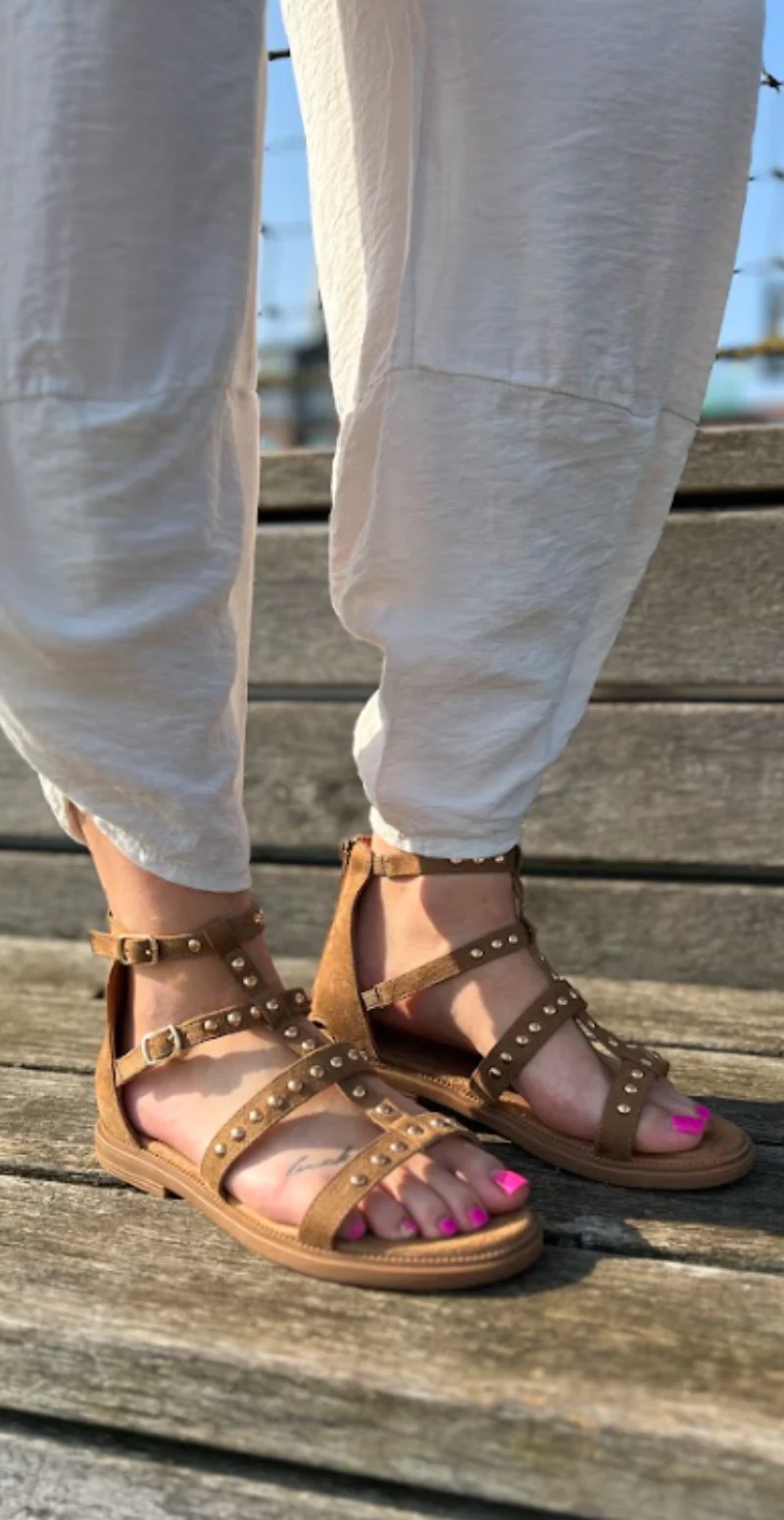 Sandal med nittedekoration camel Duffy