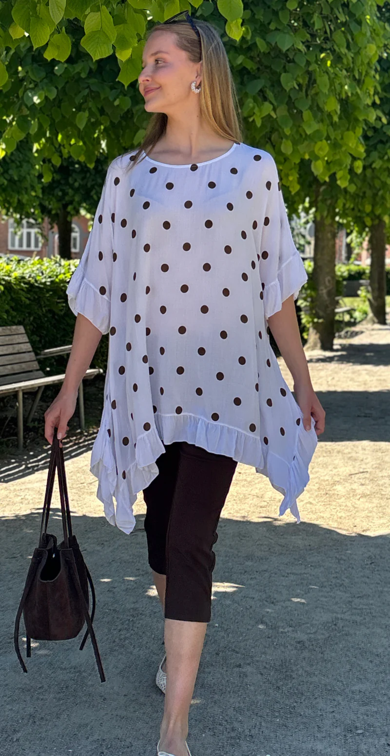 Sigrid bluse med vidde og prikker hvid LikeLondon - Image 3