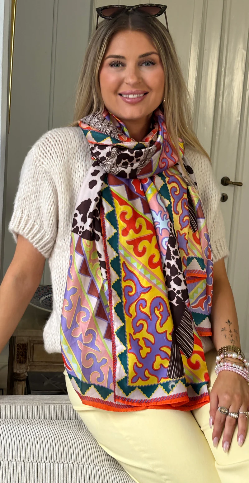 Tørklæde i silk-look med motiv af hest lyslilla/multi LikeLondon - Image 3